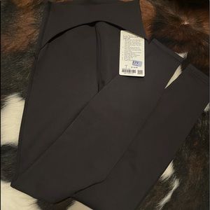 Lululemon Power Within SHR Tight 28”